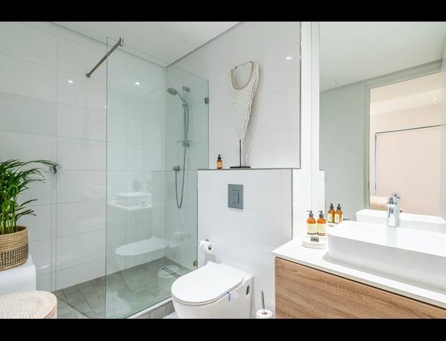 2 BEDROOM APARTMENT TO LET IN DE WATERKANT